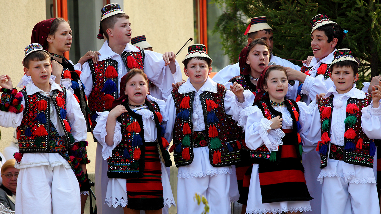 Festivalul nu vă uitaţi că-s micuț - Budeşti Festivalul nu vă uitaţi că-s micuț - Budeşti